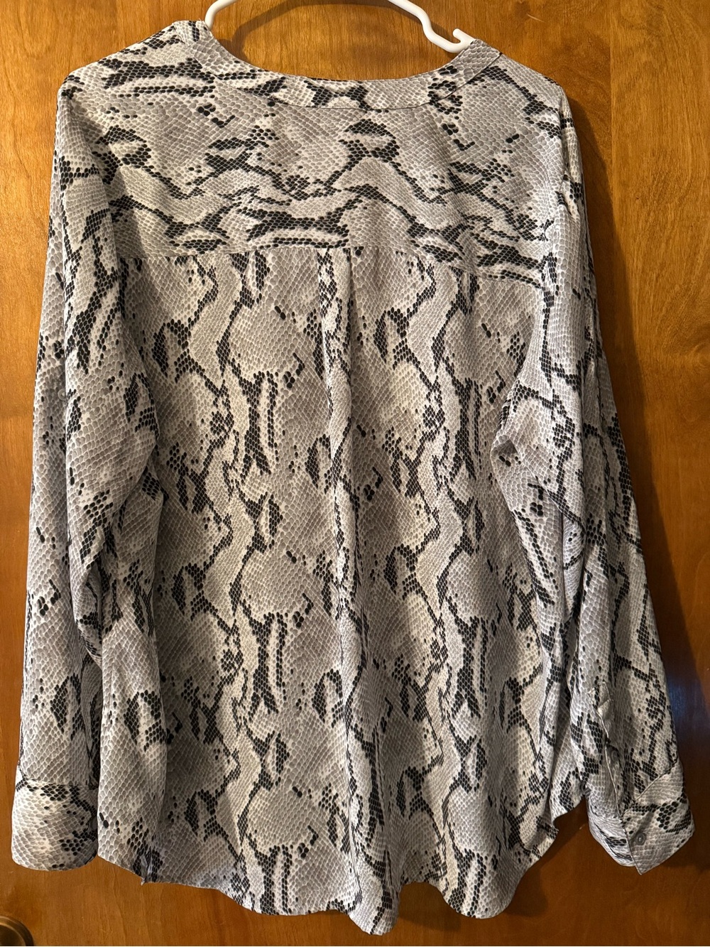 Express White and Black Snake-Print Zip Front Blouse - Picture 3 of 3